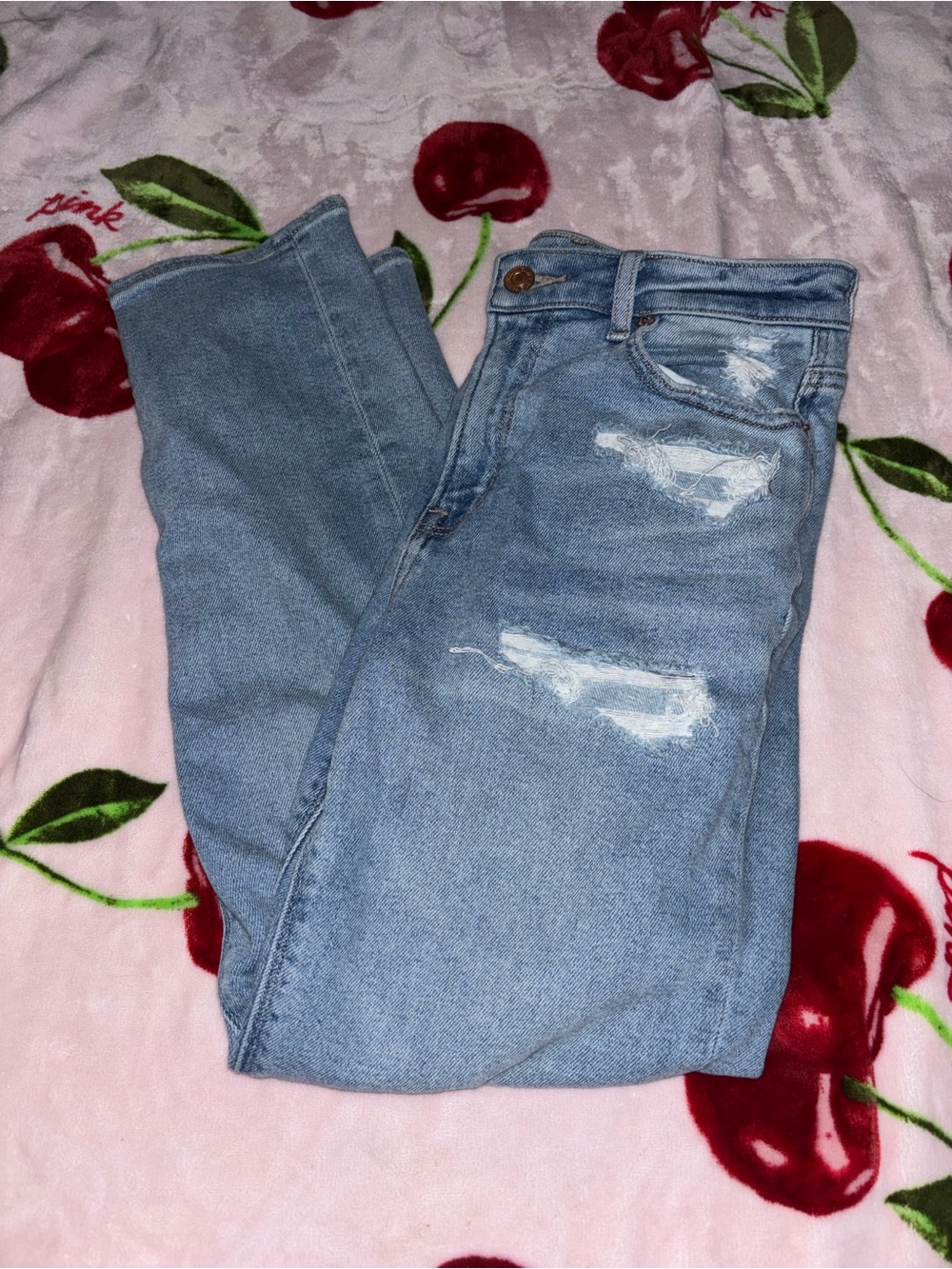 american eagle distressed jeans